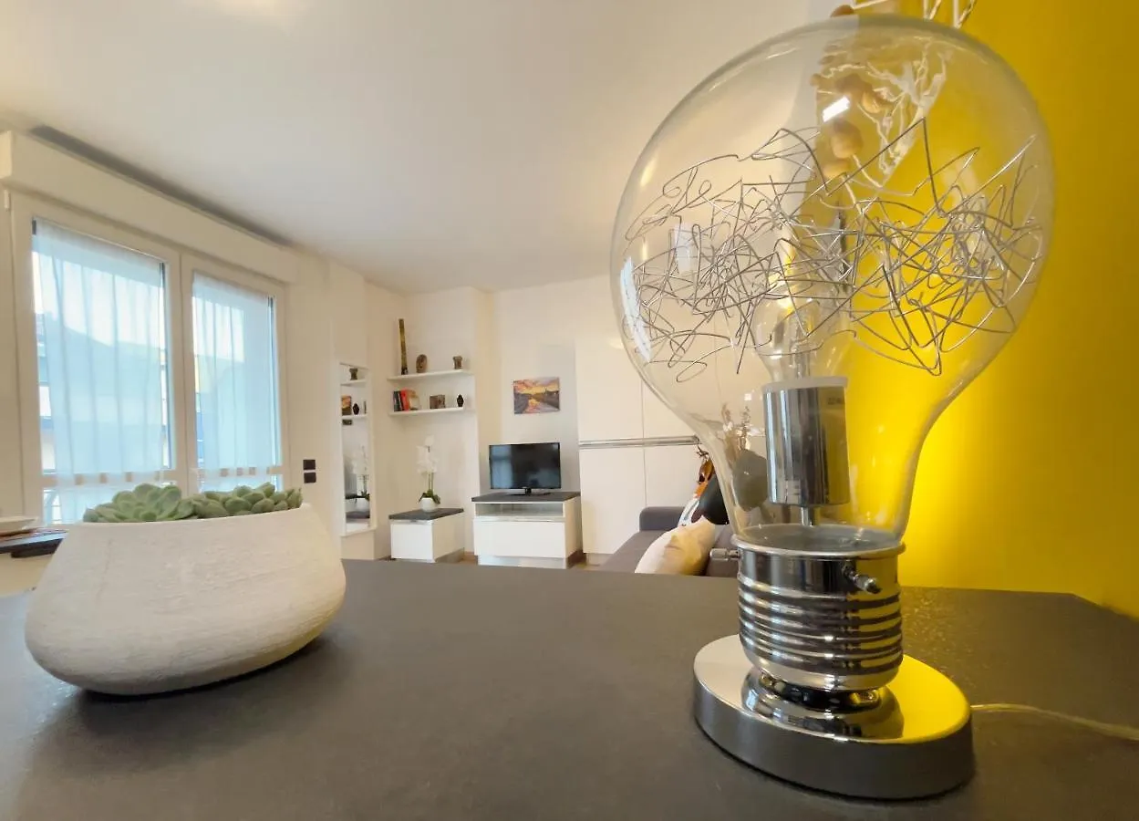 Rentopolis Apartments - Palazzo Candiani Mediolan 0*,
