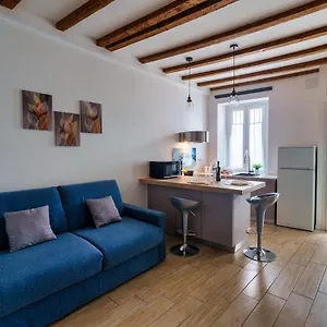 Apartament Ambrogio's Nest - Modern Close To Cadorna Station, Mediolan