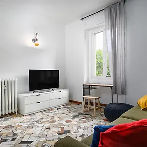 Apartament Ennio 8 - Bilocale Cool, Mediolan