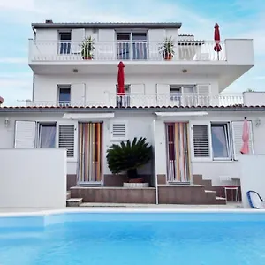 Mihovilovic - 50 M From , Slatine Chorwacja