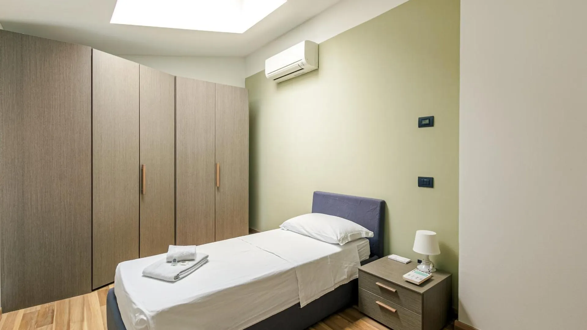 Rentopolis Apartments - Palazzo Candiani Milan