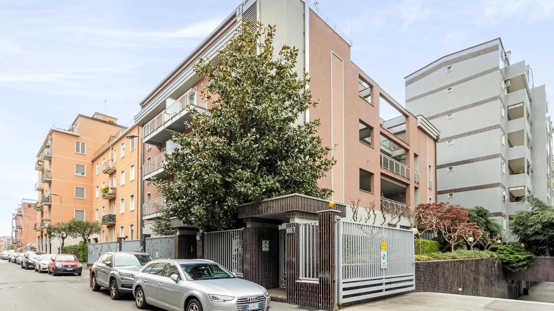 Rentopolis Apartments - Palazzo Candiani Milan 0*,  Italy